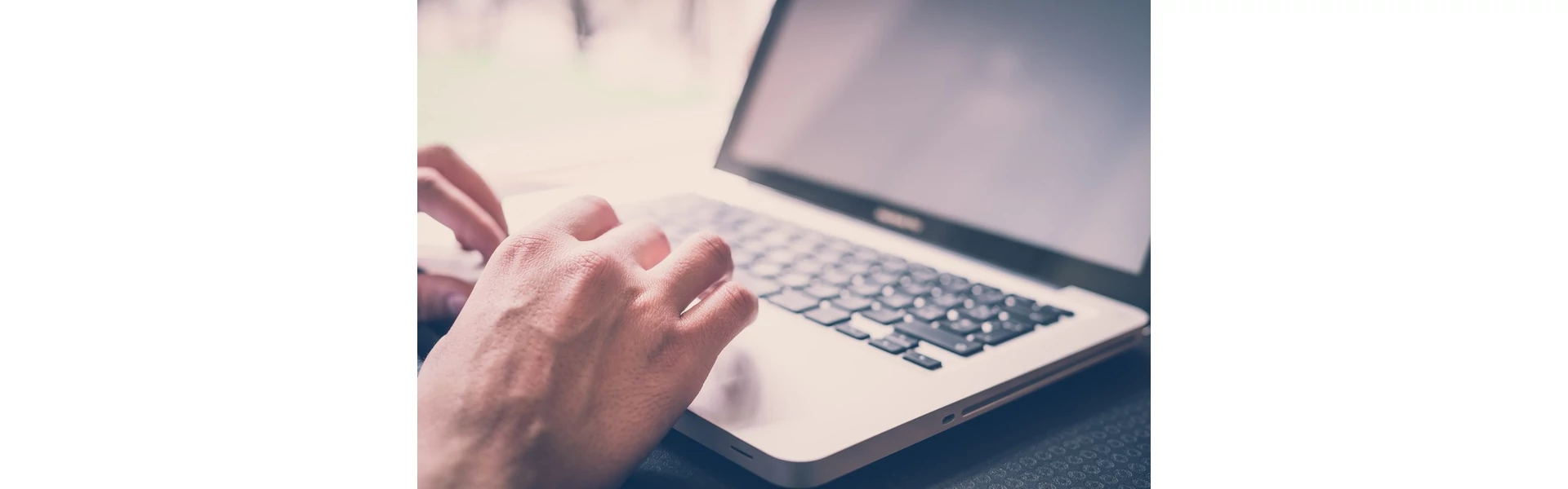 Eladó használt laptop: esztétikai hibás laptopok