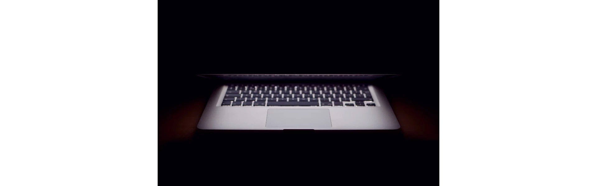 Laptop boltok az interneten