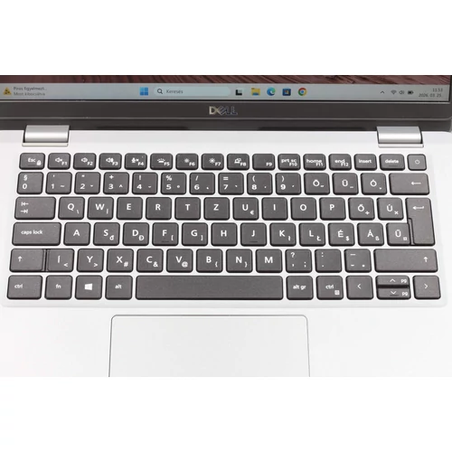 Dell Latitude 5330 felújított laptop i3-1215U 16GB RAM 256SSD 13,3" FHD WIN11 HUN