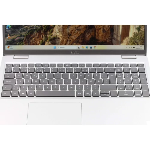 Dell Latitude 5520 felújított laptop i5-1145G7 16GB RAM 256SSD 15.6" FHD WIN11