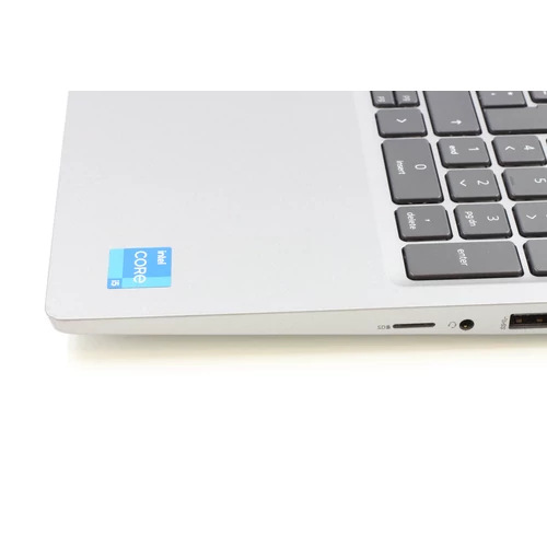Dell Latitude 5520 felújított laptop i5-1145G7 16GB RAM 256SSD 15.6" FHD WIN11