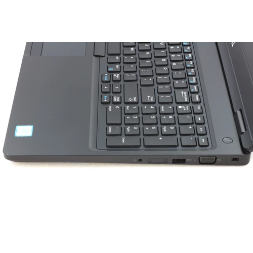 Dell Latitude 5590 felújított laptop garanciával i5-16GB-256SSD-FHD-US