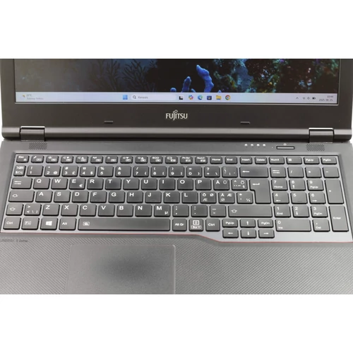 Fujitsu Lifebook E558 felújított laptop garanciával i5-16GB-256SSD-FHD