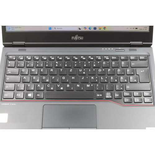 Fujitsu Lifebook U7310 felújított laptop i3-10110U 8GB RAM 256SSD 13.3" FHD WIN11 HUN