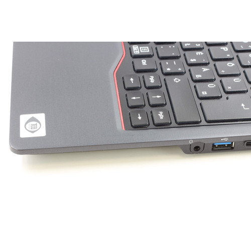Fujitsu Lifebook U7310 felújított laptop i3-10110U 16GB RAM 256SSD 13.3" FHD WIN11 HUN