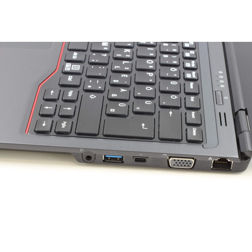 Fujitsu Lifebook U7310 felújított laptop i3-10110U 8GB RAM 256SSD 13.3" FHD WIN11 HUN