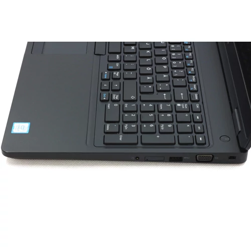 Dell Precision 3520 felújított laptop garanciával i7-32GB-512SSD-FHD-NVD