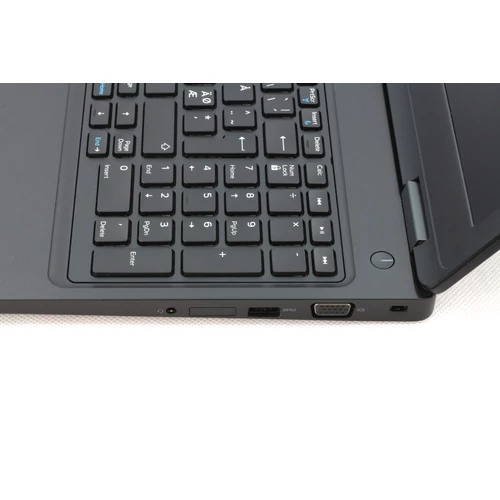 Dell Precision 3530 felújított laptop garanciával i5-32GB-512SSD-FHD