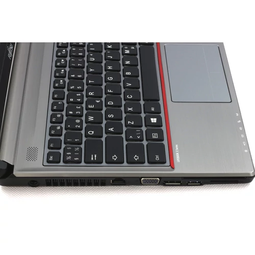 Fujitsu Lifebook E736 felújított laptop garanciával i5-8GB-256SSD-FHD