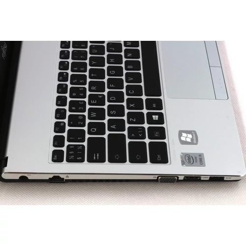 Fujitsu Lifebook S935 felújított laptop garanciával i5-8GB-256SSD-FHD
